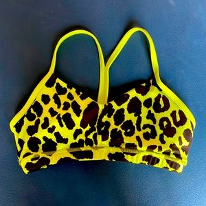 Fleo sports bra size M